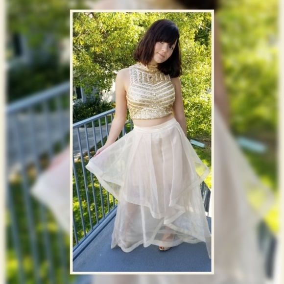 Social Code ✦ Champagne Skirt Set ✦ Sequin Halter Crop + Ruffle Chiffon High-Low - Picture 8 of 16